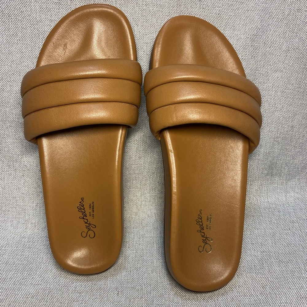 Seychelles Brown Slide Leather Upper Sandals with Quilted Straps. Size 10. New.